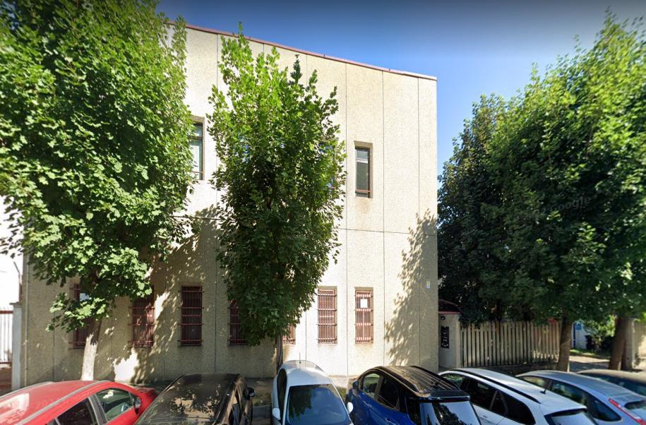 Esterno della sede, dalla presentazione aziendale ICECLIMA